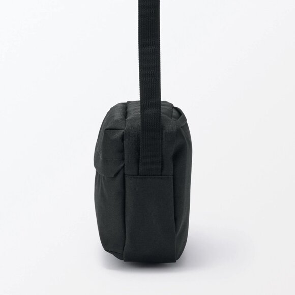 Muji Water Repellent Shoulder Bag 4L Black - Picture 8 of 11